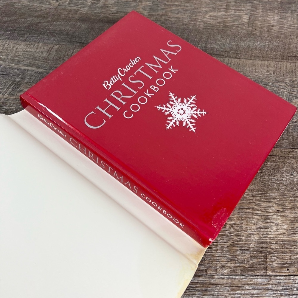 Betty Crocker‎ Christmas Cookbook by Betty Crocker Editors 2006 Hardcover - Picture 6 of 12
